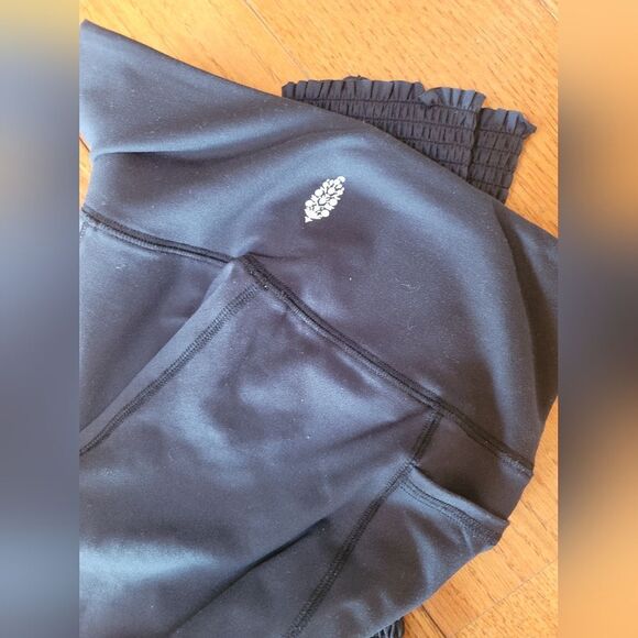 Free People Movement Time Is Now Smocked Leggings, Black, Size Small - Picture 9 of 10